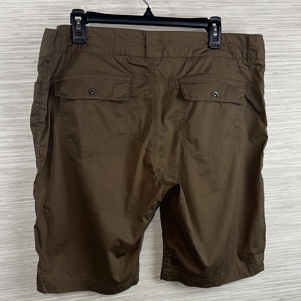 REI women’s 16 Olive Hiking/Cargo Shorts